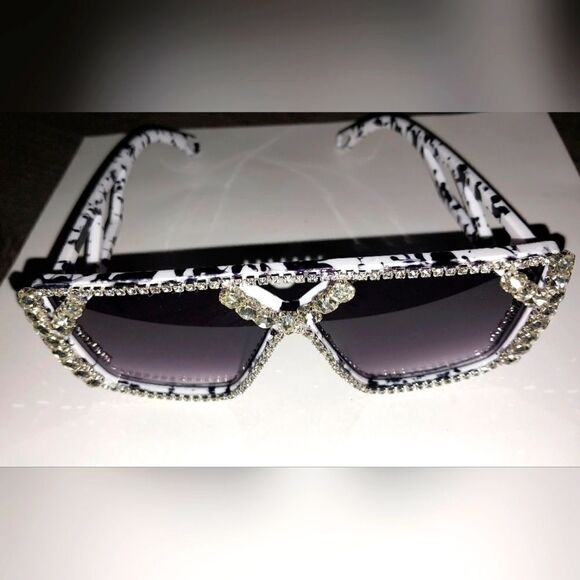 White And Black Bold Chunky Oversized luxury Style rhinestone sunglasses main image 13